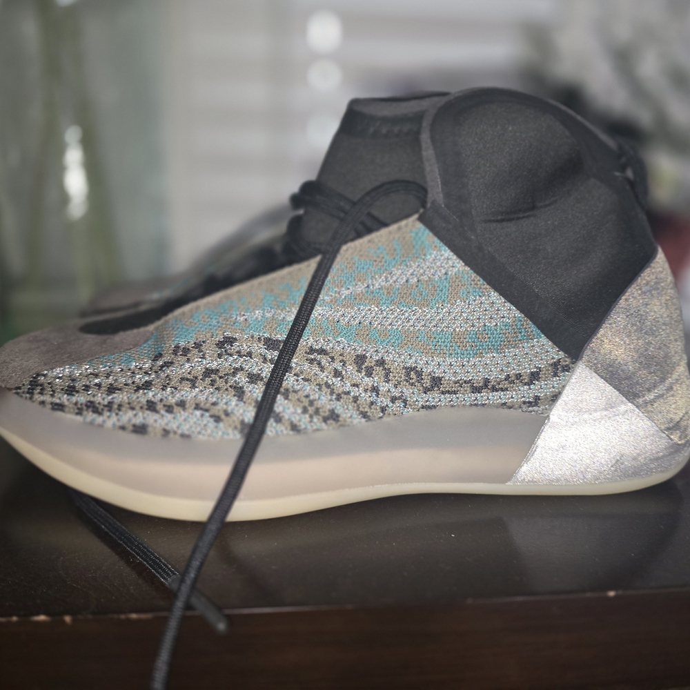 Adidas Yeezy Quantum